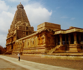  ブリハディスバラ寺院